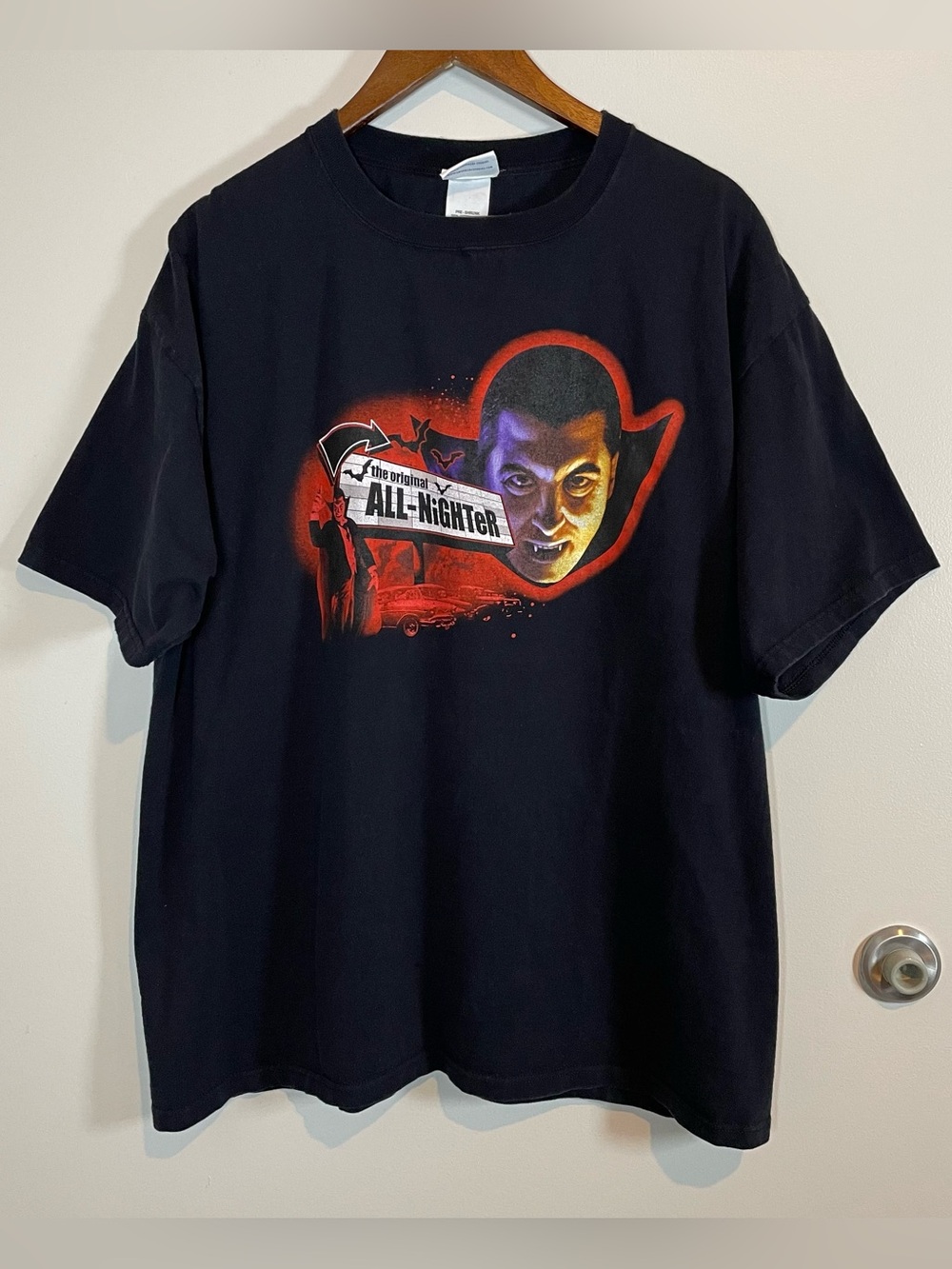 Universal Studios Halloween Vampire “All Nighter” 2X 100% Cotton Graphic T-shirt